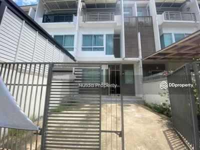 New House Rama 9 – Srinakarin, Bangkok, Thailand New House Rama 9 – Srinakarin, Bangkok, Thailand