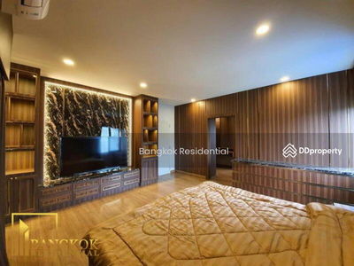 House in Compound, Samut Prakan, Thailand House in Compound, Samut Prakan, Thailand