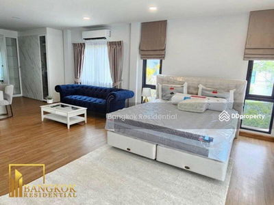 House in Compound, Samut Prakan, Thailand House in Compound, Samut Prakan, Thailand