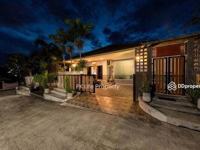 Gehäuse In Ban Ratsada, Thailand Gehäuse In Ban Ratsada, Thailand