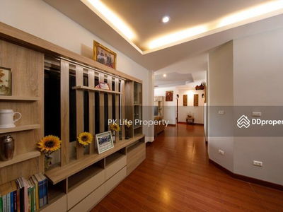 Housing in Ban Ratsada, Thailand Housing in Ban Ratsada, Thailand