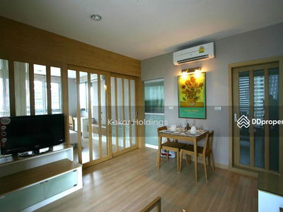 Life @ Sathorn 10, Bangkok, Thailand Life @ Sathorn 10, Bangkok, Thailand