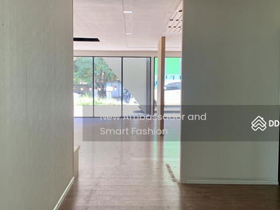 Sukhumvit Soi 76, Samut Prakan, Thailand Sukhumvit Soi 76, Samut Prakan, Thailand