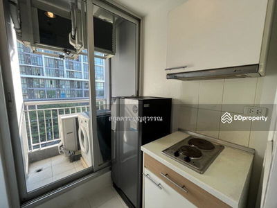 Life @ Ratchada-Huai Khwang, Bangkok, Thailand Life @ Ratchada-Huai Khwang, Bangkok, Thailand