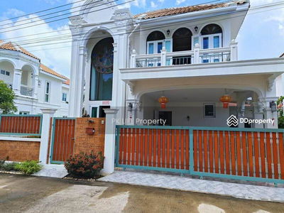 Housing in Ban Ratsada, Thailand Housing in Ban Ratsada, Thailand