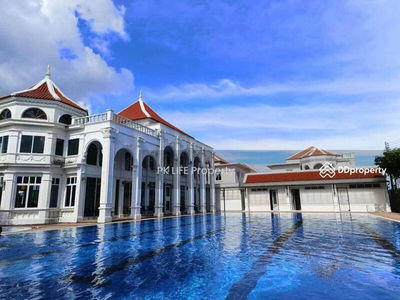 Housing in Ban Ratsada, Thailand Housing in Ban Ratsada, Thailand