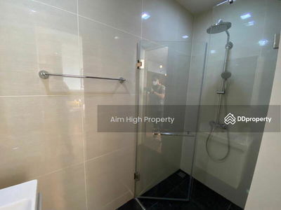 Park Origin Phrom Phong, Bangkok, Thailand Park Origin Phrom Phong, Bangkok, Thailand