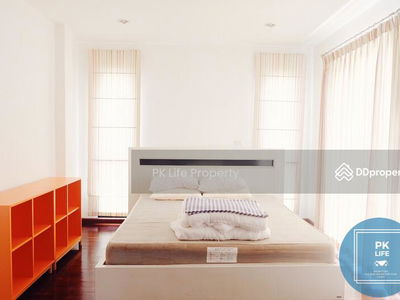 Housing in Ban Ratsada, Thailand Housing in Ban Ratsada, Thailand