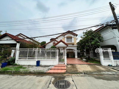 Prachachuen Village, Nonthaburi, Thailand Prachachuen Village, Nonthaburi, Thailand