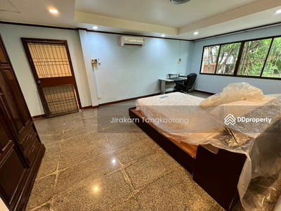 Prachachuen Village, Nonthaburi, Thailand Prachachuen Village, Nonthaburi, Thailand