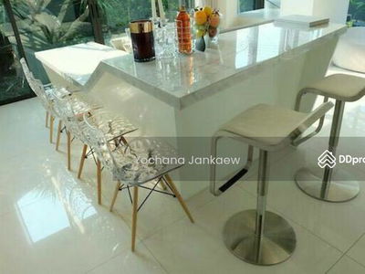 Large 3-Br Townhouse near BTS Ekkamai, Bangkok, Thailand Large 3-Br Townhouse near BTS Ekkamai, Bangkok, Thailand