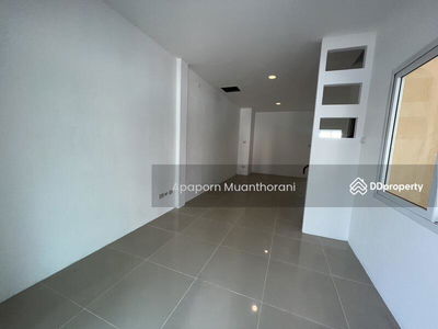 Grand Kittiya Village, Nakhon Pathom, Thailand Grand Kittiya Village, Nakhon Pathom, Thailand