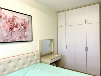 Topaz Twins, Vietnam Topaz Twins, Vietnam