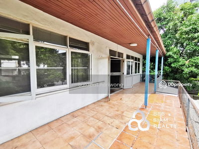 Single house D.H.Tower Soi Prommit, Bangkok., Thailand Single house D.H.Tower Soi Prommit, Bangkok., Thailand