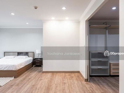 Fifty Fifth Tower, Bangkok, Thailand Fifty Fifth Tower, Bangkok, Thailand