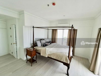 Riverside Villa, Bangkok, Thailand Riverside Villa, Bangkok, Thailand