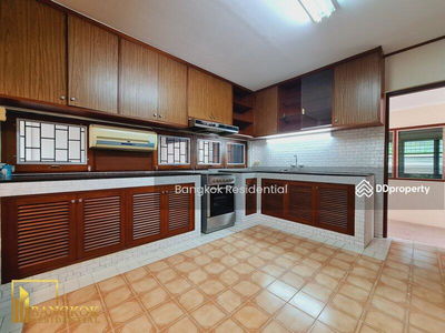 3 Bedroom House in Ekamai soi 22, Bangkok, Thailand 3 Bedroom House in Ekamai soi 22, Bangkok, Thailand