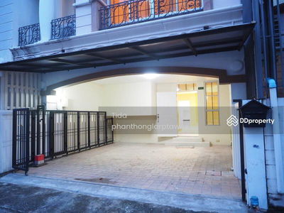 Baan Klang Muang Ladprao-Yothin Phatthana, Bangkok, Thailand Baan Klang Muang Ladprao-Yothin Phatthana, Bangkok, Thailand