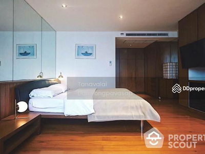 Lake Avenue Sukhumvit 16, Bangkok, Thailand Lake Avenue Sukhumvit 16, Bangkok, Thailand