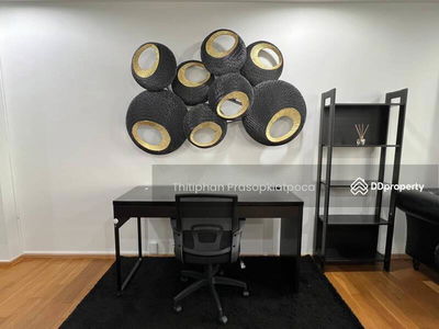 Abstracts Phahonyothin Park, Bangkok, Thailand Abstracts Phahonyothin Park, Bangkok, Thailand