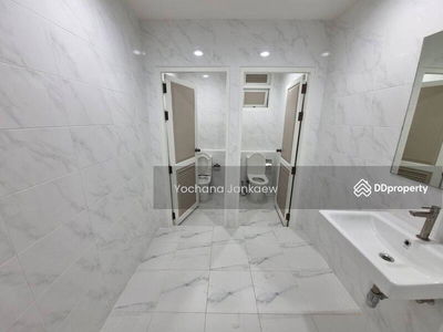 Large 6-Br Townhouse near BTS Sala Daeng, Bangkok, Thailand Large 6-Br Townhouse near BTS Sala Daeng, Bangkok, Thailand