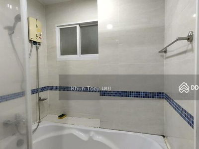 Life @ Sukhumvit 65, Bangkok, Thailand Life @ Sukhumvit 65, Bangkok, Thailand