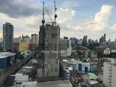 Life @ Sukhumvit 65, Bangkok, Thailand Life @ Sukhumvit 65, Bangkok, Thailand