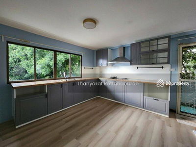 Single house near BTS Bangchak, Bangkok, Thailand Single house near BTS Bangchak, Bangkok, Thailand