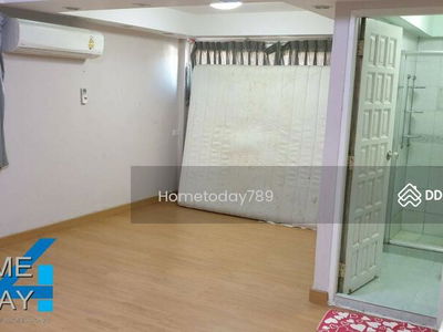 Soi Ratchada 36, near Central Ladprao and Major Ratchayothin, near the Criminal Court, Bangkok, Thailand Soi Ratchada 36, near Central Ladprao and Major Ratchayothin, near the Criminal Court, Bangkok, Thailand