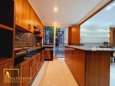 Townhouse in Compound, Bangkok, Thailand Townhouse in Compound, Bangkok, Thailand