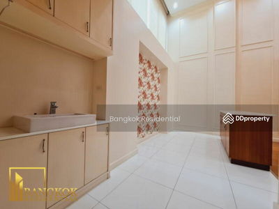 Townhouse in Compound, Bangkok, Thailand Townhouse in Compound, Bangkok, Thailand