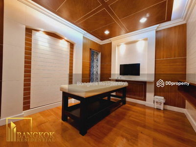 Townhouse in Compound, Bangkok, Thailand Townhouse in Compound, Bangkok, Thailand