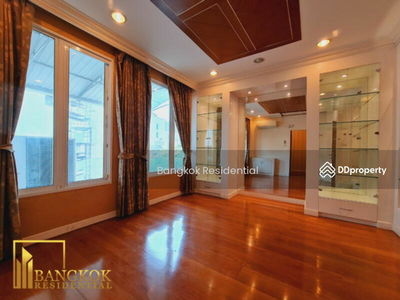 Townhouse in Compound, Bangkok, Thailand Townhouse in Compound, Bangkok, Thailand