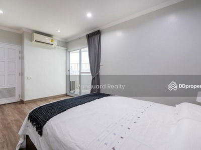 Fifty Fifth Tower, Bangkok, Thailand Fifty Fifth Tower, Bangkok, Thailand