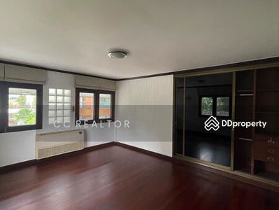 House Open For Rent Ekkamai Area PET FRIENDLY, Bangkok, Thailand House Open For Rent Ekkamai Area PET FRIENDLY, Bangkok, Thailand