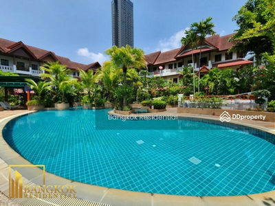 Townhouse in Compound, Bangkok, Thailand Townhouse in Compound, Bangkok, Thailand