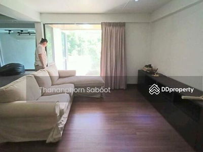 Exclusive 4-Bedroom House, Bangkok, Thailand Exclusive 4-Bedroom House, Bangkok, Thailand