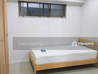 Royal Castle Sukhumvit, Bangkok, Thailand Royal Castle Sukhumvit, Bangkok, Thailand