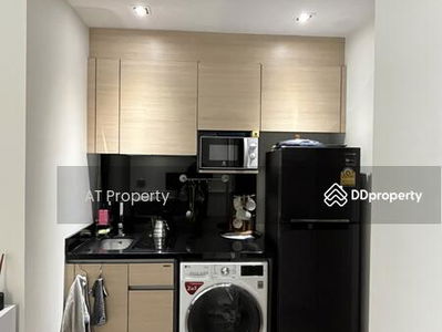 Park Origin Phrom Phong, Bangkok, Thailand Park Origin Phrom Phong, Bangkok, Thailand