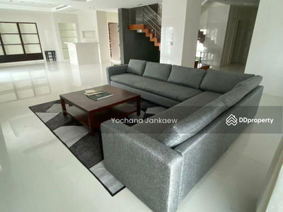 Royal Residence Park, Bangkok, Thailand Royal Residence Park, Bangkok, Thailand