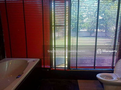 10110, Bangkok, Thailand 10110, Bangkok, Thailand