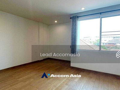 Home Office | 4 Bedrooms Townhouse for Rent in Sukhumvit, Bangkok near BTS Ekkamai (AA33995), Bangkok, Thailand Home Office | 4 Bedrooms Townhouse for Rent in Sukhumvit, Bangkok near BTS Ekkamai (AA33995), Bangkok, Thailand
