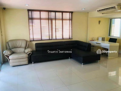 For rent, 4-story single house, Sukhumvit 31, near BTS Phrom Phong, Emporium, area 40 sq m, 4 bedrooms, 5 bathrooms, Bangkok, Thailand For rent, 4-story single house, Sukhumvit 31, near BTS Phrom Phong, Emporium, area 40 sq m, 4 bedrooms, 5 bathrooms, Bangkok, Thailand