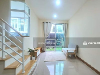 Golden Town Bangna-Suanluang, Bangkok, Thailand Golden Town Bangna-Suanluang, Bangkok, Thailand