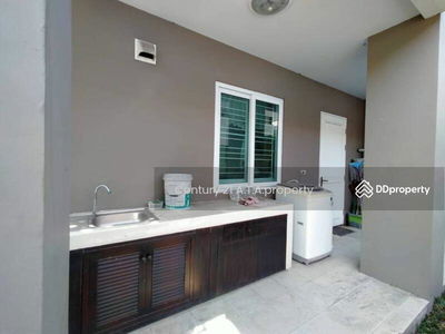 The Royal Sammuk Thani, Chon Buri, Thailand The Royal Sammuk Thani, Chon Buri, Thailand