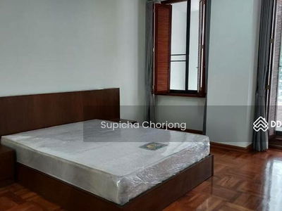 Vanicha Park Langsuan, Bangkok, Thailand Vanicha Park Langsuan, Bangkok, Thailand