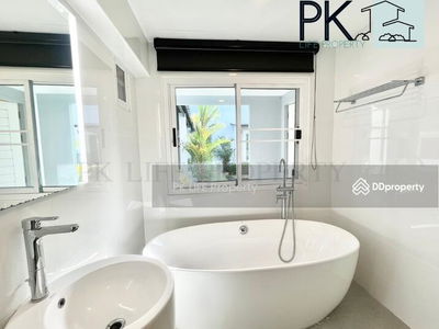 Gehäuse In Ban Chalong, Thailand Gehäuse In Ban Chalong, Thailand