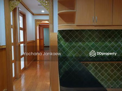 Nusa State Tower, Bangkok, Thailand Nusa State Tower, Bangkok, Thailand