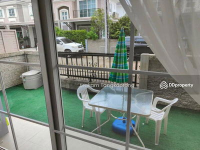 Golden Neo Chaengwattana-Muangthong, Nonthaburi, Thailand Golden Neo Chaengwattana-Muangthong, Nonthaburi, Thailand