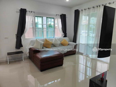 Golden Neo Chaengwattana-Muangthong, Nonthaburi, Thailand Golden Neo Chaengwattana-Muangthong, Nonthaburi, Thailand